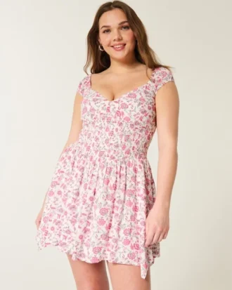 Mini-robe asymétrique à épaules dénudées