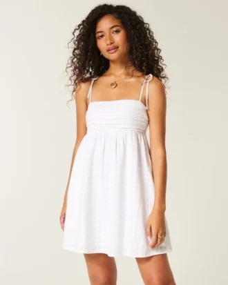 Mini-robe babydoll à bretelles nouées