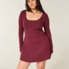 Mini-robe babydoll à nouer dans le dos Mini-robe babydoll à nouer dans le dos