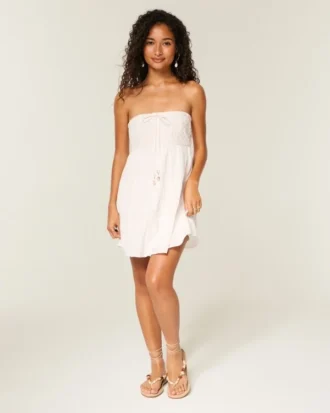 Mini-robe babydoll sans bretelles avec corsage style crochet