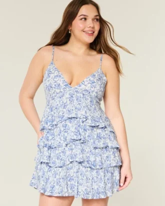 Mini-robe babydoll à volants et encolure en V