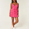 Mini-robe babydoll à volants et encolure en V Mini-robe babydoll à volants et encolure en V
