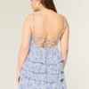 Mini-robe babydoll à volants et encolure en V Mini-robe babydoll à volants et encolure en V