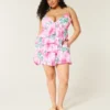Mini-robe babydoll à volants et encolure en V Mini-robe babydoll à volants et encolure en V