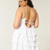 Mini-robe babydoll à volants et encolure en V Mini-robe babydoll à volants et encolure en V