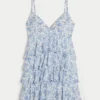 Mini-robe babydoll à volants et encolure en V Mini-robe babydoll à volants et encolure en V