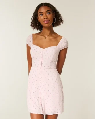 Mini-robe boutonnée à manches courtes