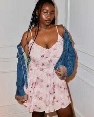 Mini-robe brodée