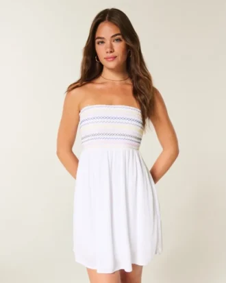 Mini-robe bustier smockée