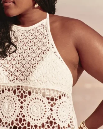 Mini-robe cache-cœur style crochet
