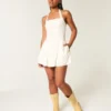 Mini-robe dos nu à taille basse Mini-robe dos nu à taille basse
