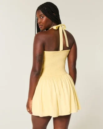 Mini-robe dos nu à taille basse