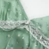 Mini-robe à détails en dentelle Mini-robe à détails en dentelle