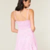 Mini-robe en maille à nouer sur le devant
