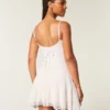 Mini-robe à ourlet asymétrique en dentelle Mini-robe à ourlet asymétrique en dentelle