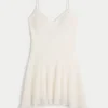 Mini-robe à ourlet asymétrique en dentelle Mini-robe à ourlet asymétrique en dentelle