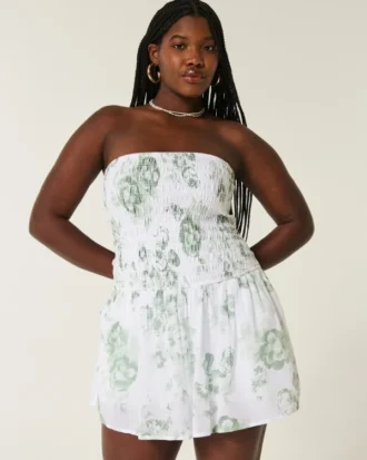 Mini-robe sans bretelles à corsage smocké