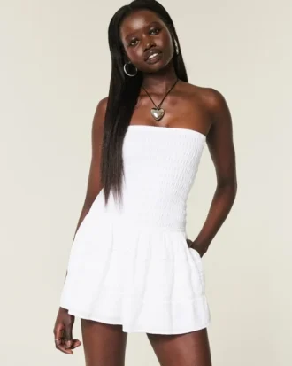 Mini-robe sans bretelles à corsage smocké Mini-robe sans bretelles à corsage smocké