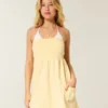 Mini-robe sans bretelles en tissu éponge Mini-robe sans bretelles en tissu éponge