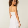 Mini-robe sans bretelles en tissu éponge Mini-robe sans bretelles en tissu éponge