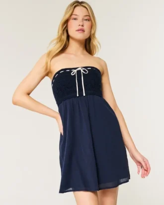 Mini-robe sans bretelles style crochet