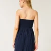 Mini-robe sans bretelles style crochet Mini-robe sans bretelles style crochet