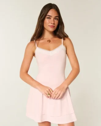 Mini-robe à volants en maille