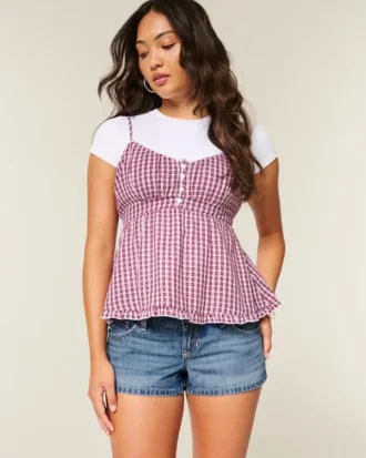 Mini-short en denim délavé moyen à taille ultra basse
