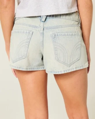 Mini-short en denim délavé taille basse