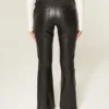 Pantalon bootcut taille basse en simili cuir