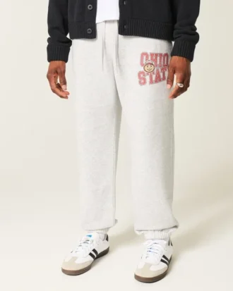 Pantalon de jogging ample en molleton avec motif graphique Buckeyes de l’université d’État de l’Ohio Pantalon de jogging ample en molleton avec motif graphique Buckeyes de l’université d’État de l’Ohio