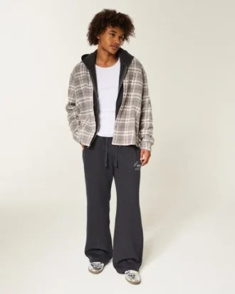 Pantalon de survêtement bootcut à motif Forest Hills Athletics Pantalon de survêtement bootcut à motif Forest Hills Athletics