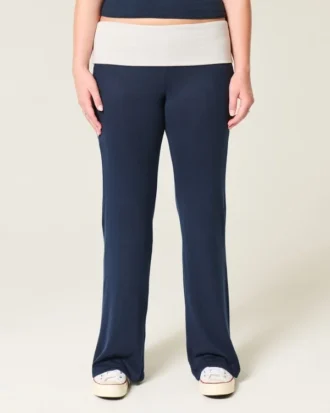 Pantalon évasé en tricot à taille repliée Pantalon évasé en tricot à taille repliée