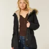 Parka doublée de fausse fourrure Parka doublée de fausse fourrure