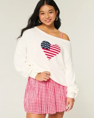 Pull ample à épaules dénudées et motif cœur