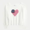 Pull ample à épaules dénudées et motif cœur Pull ample à épaules dénudées et motif cœur