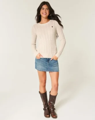Pull à col rond et motif cœur en maille torsadée