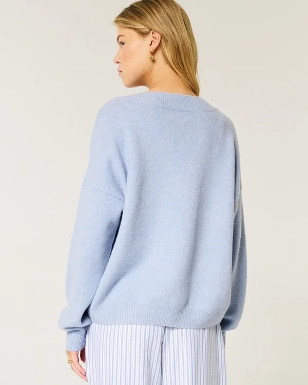 Pull oversize à col en V Hollister Comfy Cloud Pull oversize à col en V Hollister Comfy Cloud