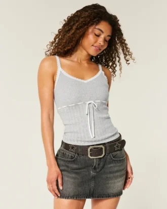 Pull sans manches à nouer sur le devant