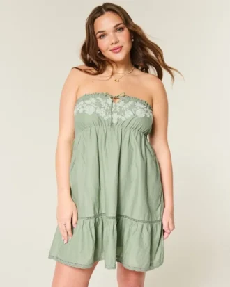 Robe babydoll brodée sans bretelles