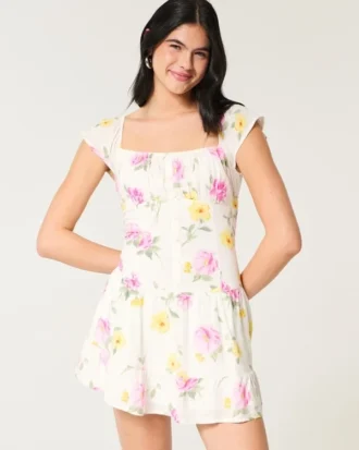 Robe jupe-short à manches flottantes Robe jupe-short à manches flottantes