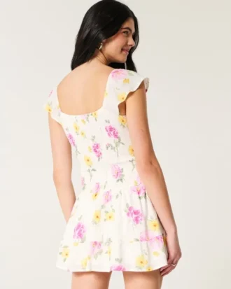 Robe jupe-short à manches flottantes Robe jupe-short à manches flottantes
