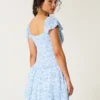 Robe jupe-short à manches flottantes Robe jupe-short à manches flottantes