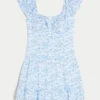 Robe jupe-short à manches flottantes Robe jupe-short à manches flottantes