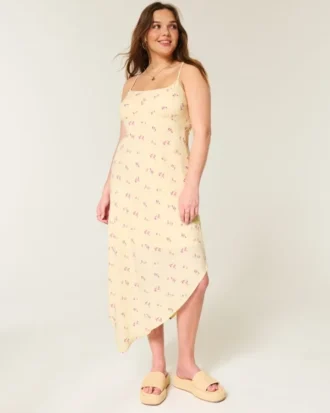 Robe midi à ourlet asymétrique