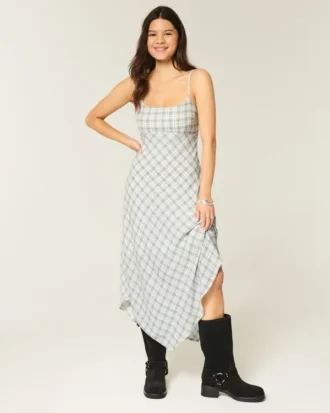 Robe midi à ourlet asymétrique