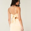 Robe moulante à nœud en satin dans le dos Robe moulante à nœud en satin dans le dos