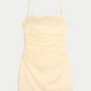 Robe moulante à nœud en satin dans le dos Robe moulante à nœud en satin dans le dos