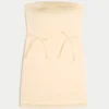 Robe moulante sans bretelles en satin avec nœud Robe moulante sans bretelles en satin avec nœud