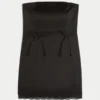 Robe moulante sans bretelles en satin avec nœud Robe moulante sans bretelles en satin avec nœud